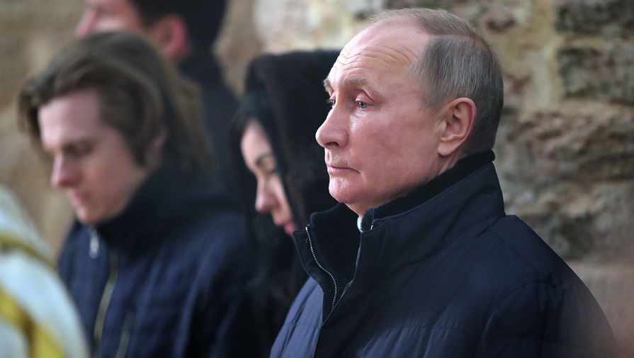 Президент России Владимир Путин во время Рождественского богослужения в церкви Николы на Липне, 6 января 2021 года