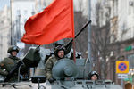 Во время проезда военной техники по Тверской улице перед репетицией парада на Красной площади, посвященного 73-й годовщине Победы в Великой Отечественной войне, 26 апреля 2018 года