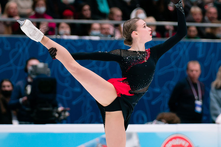Майя Хромых выступает в&nbsp;произвольной программе на&nbsp;чемпионате России &mdash; 2022