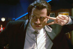 <b>«Криминальное чтиво» (1994)</b>
<br><br>
Один из самых популярных фильмов в истории, не нуждающийся в каких-либо представлениях. Для Траволты проект Квентина Тарантино стал спасательный кругом, перезапустившим карьеру после неудачных 80-х (все было настолько плохо, что его даже номинировали на антипремию «Золотая малина» в категории «худший актер десятилетия»). При этом в криминальную драму артист вполне мог и не попасть – Тарантино изначально хотел, чтобы в «Чтиве» был персонаж Майкла Мэдсена из «Бешеных псов» по имени Вик Вега. Однако Мэдсен отказался от проекта из-за контрактных обязательств, и в итоге его заменили на Траволту (что принесло ему очередные номинации на «Оскар» и «Глобус») – предварительно сменив имя персонажа на Винсент.