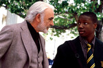 <b>«Найти Форрестера» (2000)</b>
<br><br>
Одну из ролей в фильме исполнил рэпер Busta Rhymes, а главный герой был частично списан с Дж. Д. Сэлинджера, автора романа «Над пропастью во ржи», который тоже был затворником.