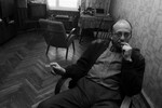 Леонид Володарский у себя дома, 1990 год