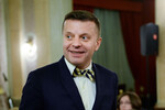 Телеведущий Леонид Парфенов перед лекцией режиссера и писателя Ренаты Литвиновой на тему «Роль женщины в кино. В России. Во всех смыслах» в посольстве Италии в Москве, 2015 год