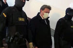Задержание сотрудниками СК РФ и УФСБ мэра Томска Иван Кляйна по подозрению в превышении должностных полномочий, 13 ноября 2020 года (кадр из видео)