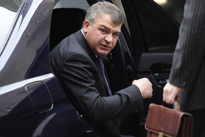 Анатолий Сердюков перед&nbsp;заседанием Совета Федерации (2010 г.)