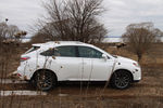 Одна из ключевых особенностей кроссовера Lexus заключается в том, что механическая связь между мостами не предусмотрена, поскольку на передние и задние колеса автомобиля работают два силовых агрегата.