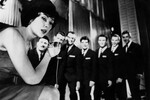 Эдита Пьеха выступает со своим ансамблем «Дружба», 1965 год
