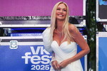 Модель и телеведущая Виктория Лопырева на фестивале VK Fest 2025 в Москве, 19 июля 2025 года