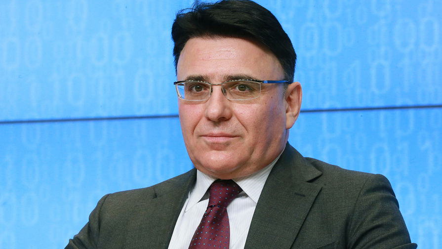 Александр Жаров