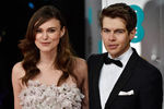 Кира Найтли с мужем на церемонии вручения кинопремий BAFTA в Лондоне
