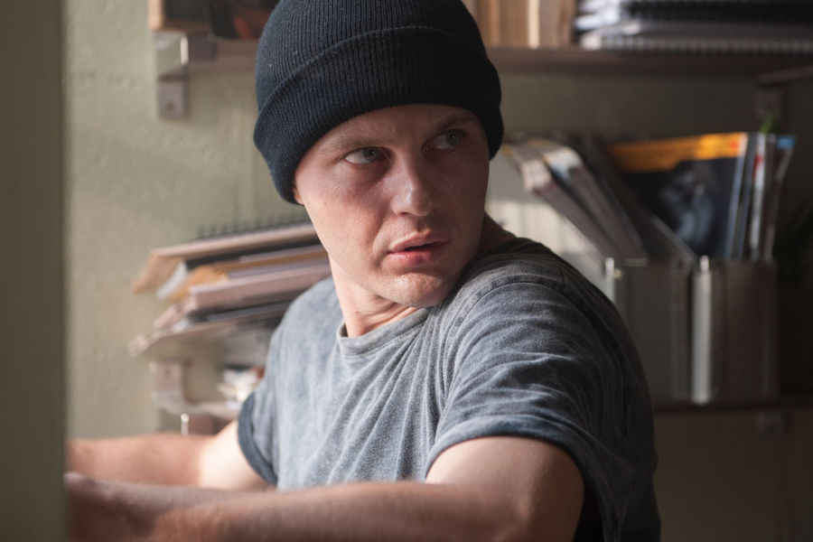 Майкл Питт в&nbsp;фильме &laquo;Преступник&raquo; (2015)