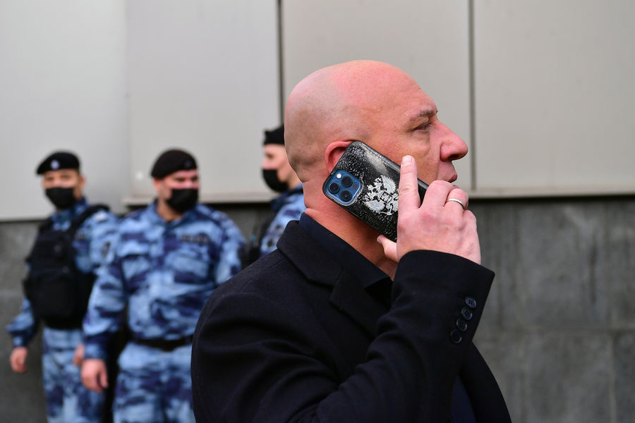 Певец Денис Майданов на&nbsp;церемонии прощания с&nbsp;главой МЧС РФ Евгением Зиничевым, 10&nbsp;сентября 2021&nbsp;года