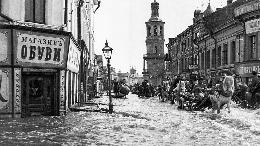 Во время наводнения в Москве, апрель 1908 года
