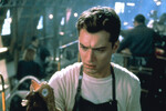 Джуд Лоу в кадре из фильма Дэвида Кронненберга «Экзистенция» (1999)
