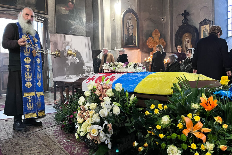 Панихида у&nbsp;гроба с&nbsp;телом Вахтанга Кикабидзе в&nbsp;церкви Кашвети, 17&nbsp;января 2023&nbsp;года