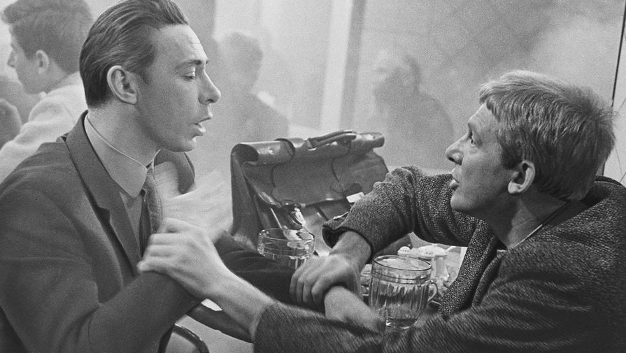 Олег Ефремов и Иннокентий Смоктуновский в фильме «Берегись автомобиля», 1966 год
