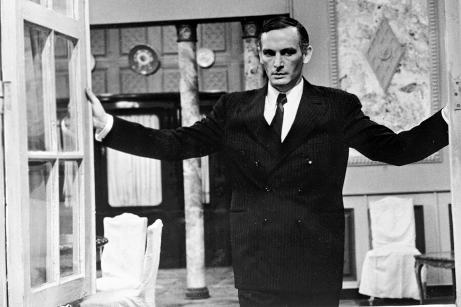 <b>«Семнадцать мгновений весны», Татьяна Лиознова (1973)</b>
<br><br>
В&nbsp;этой картине Лановой сыграл эпизодическую, но важную роль &mdash; обергруппенфюрера СС Карла Вольфа, который участвует в&nbsp;тайных переговорах с&nbsp;американцами. В&nbsp;одном из&nbsp;интервью Лановой рассказал, что прототип персонажа высоко оценил игру актера и передал ему бутылку коньяка через&nbsp;писателя Юлиана Семенова &mdash; но тот выпил ее в&nbsp;самолете из&nbsp;Берлина.
