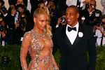 Певица Бейонсе и рэпер Jay-Z в Нью-Йорке на балу Института костюма MET Gala 2015