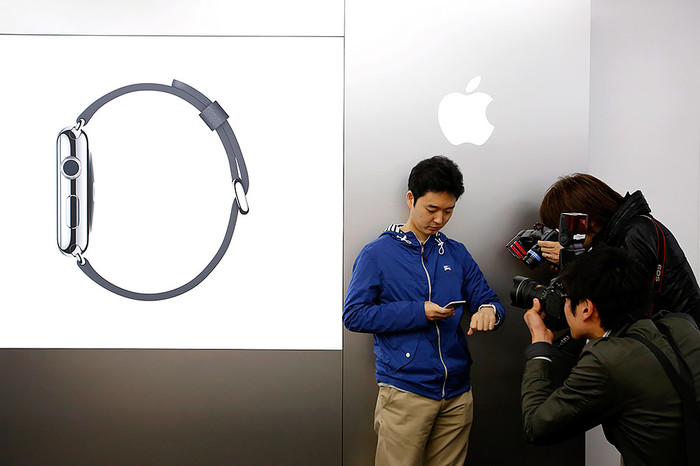 Начало продаж часов Apple Watch в Токио