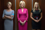 <b>«Скандал», 2019</b>
<br><br>
Лента с выдающимся женским трио (сама Марго, а также Шарлиз Терон и Николь Кидман) рассказывает историю о сотрудницах Fox News, обвинивших в сексуальных домогательствах генерального директора телеканала.