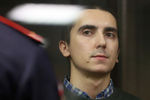 <b>Владимир Емельянов.</b> Суд приговорил фигуранта дела о массовых беспорядках к двум годам условно. Он был признан виновным в нападении на бойца ОМОН