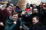 На церемонии открытия скульптурной композиции «Атом Солнца Олега Табакова» в Москве, 14 декабря 2020 года