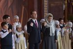 Председатель правительства России Дмитрий Медведев с&nbsp;супругой Светланой на&nbsp;праздничном Рождественском богослужении в&nbsp;храме Христа Спасителя