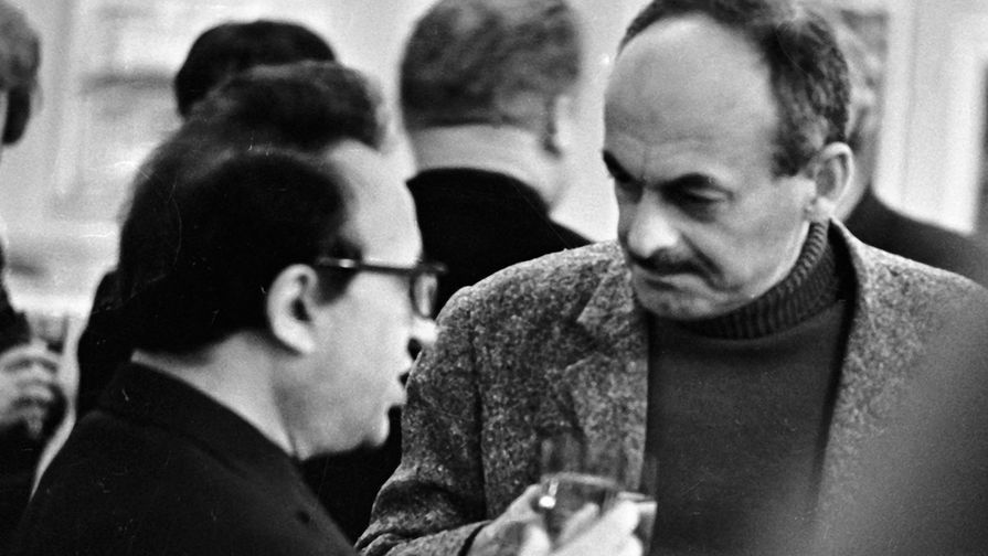 Булат Окуджава в Центральном доме литераторов в Москве, 1978 год