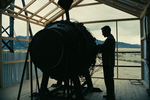 <b>«Оппенгеймер» (2023)</b>
<br><br>
Фильм, который на законодательном уровне закрепил за Ноланом гениальный статус, — «Оппенгеймер» принес режиссеру два «Оскара», включая самый главный. Историческая драма об «отце атомной бомбы» в исполнении бесподобного Киллиана Мерфи произвела революцию в жанре — доселе настолько эпично и по-хорошему сложно байопики не снимали.