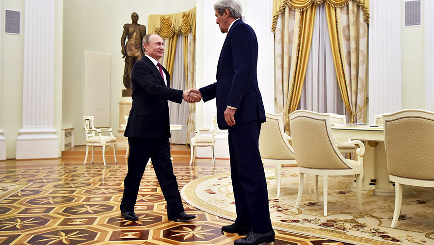 Российский президент Владимир Путин и госсекретарь США Джон Керри