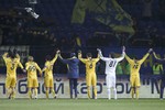 Игроки «Металлиста» благодарят болельщиков за поддержку после победы над «Аустрией»