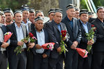 Жители Самарканда встречают кортеж с телом президента Узбекистана Ислама Каримова