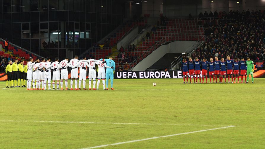 Футболист ЦСКА и &laquo;Лиона&raquo; перед&nbsp;началом матча 1/8 финала Лиги Европы