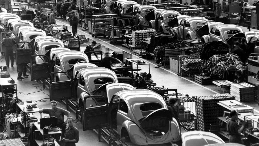 В&nbsp;1954 году автомобильный завод Volkswagen в&nbsp;Вольфсбурге производил почти 900 &laquo;Жуков&raquo; каждый день.