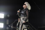 Солистка группы Blondie Дебби Харри во время выступления на фестивале музыки и искусств Coachella в клубе Empire Polo в Индио, Калифорния, 14 апреля 2023 года