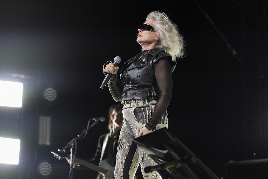 Солистка группы Blondie Дебби Харри во время выступления на&nbsp;фестивале музыки и искусств Coachella в&nbsp;клубе Empire Polo в&nbsp;Индио, Калифорния, 14&nbsp;апреля 2023&nbsp;года