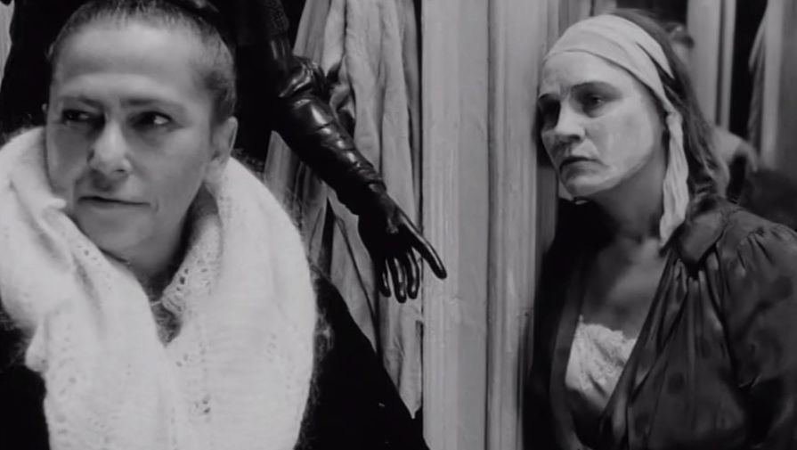 Кадр из фильма «Хрусталёв, машину!» (1998)