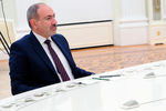 Премьер-министр Армении Никол Пашинян во время трехсторонних переговоров по поводу ситуации в Нагорном Карабахе, 11 января 2021 года