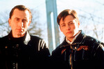 Тим Рот и Эдвард Ферлонг в кадре из фильма «Маленькая Одесса» (1994)
