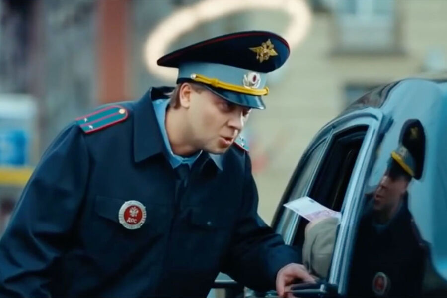 Сергей Светлаков в&nbsp;роли лейтенанта ГИБДД Николая Лаптева в&nbsp;сериале &laquo;Наша Russia&raquo;
