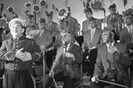 Леонид Утесов и его оркестр во время выступления, приблизительно 1956 год