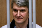Платон Лебедев в зале заседания суда. 2004 год