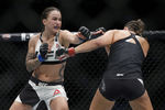 На турнире по смешанным единоборствам UFC 205 бывшая чемпионка в легчайшем весе Миша Тейт проиграла Ракель Пенингтон и неожиданно для всех объявила о завершении карьеры. Всего за свою карьеру с ноября 2007 года в 25 боях в ММА она одержала 18 побед и потерпела 7 поражений.