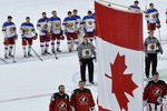 Игроки сборной России и Канады после полуфинального матча чемпионата мира по хоккею – 2017