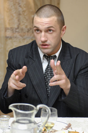 Сцена из&nbsp;сериала &laquo;Тяжелый песок&raquo;, 2007&nbsp;год