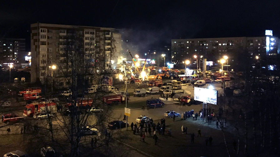 На&nbsp;месте обрушения части жилого 9-ти этажного дома в&nbsp;Ижевске, 9&nbsp;ноября 2017&nbsp;года
