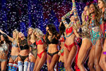 Модели на Victoria’s Secret Fashion Show 2017