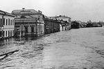 Затопленная во время наводнения в Москве Кулаковская набережная, апрель 1908 года