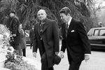 Генеральный секретарь ЦК КПСС Михаил Сергеевич Горбачев и президент США Рональд Рейган во время встречи в Женеве, 19 ноября 1985 года