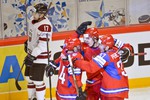 Россияне забросили шайбу